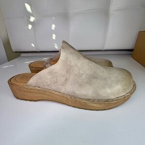 Born Women's Beige Clogs Size 7
